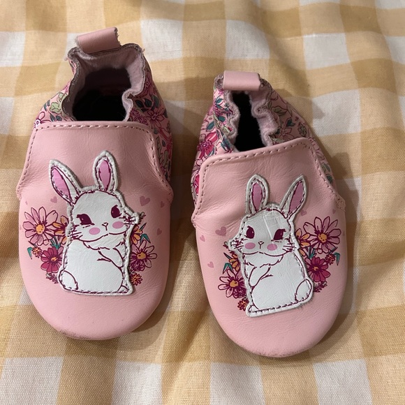 Robeez Baby Shoes 0-6 months - Picture 1 of 1